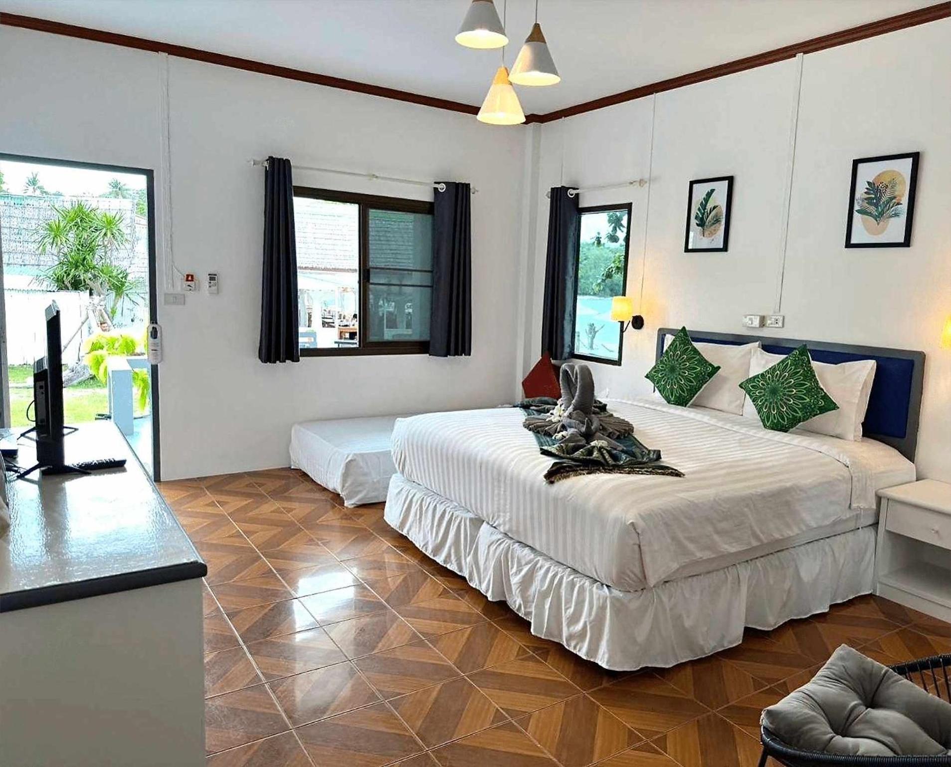 Bay Beach Resort Choeng Mon Exterior photo